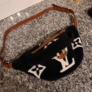 Black and White Sherpa Crossbody (Canal Street)